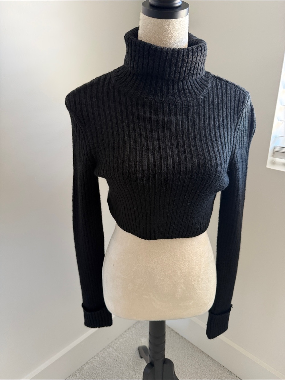 Skylar + Madison Black Ribbed Cropped Turtleneck Sweater